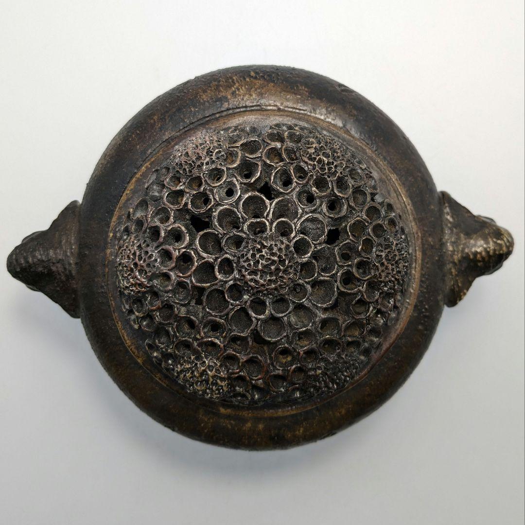 菊彫象耳三足香炉 備前焼？ 合箱 置物 インテリア 細工物 工芸品 香道具 在銘