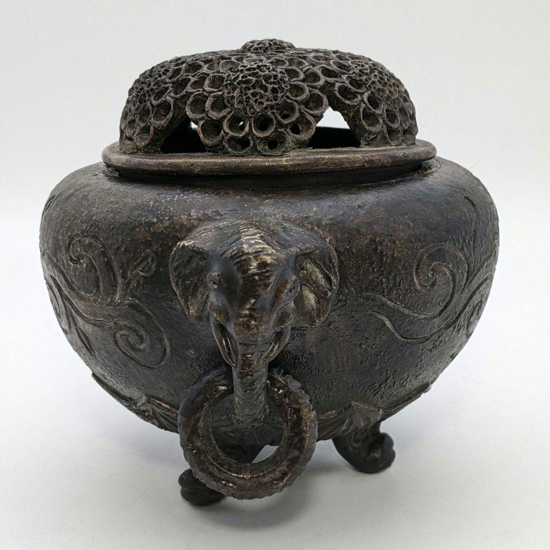 菊彫象耳三足香炉 備前焼？ 合箱 置物 インテリア 細工物 工芸品 香道具 在銘