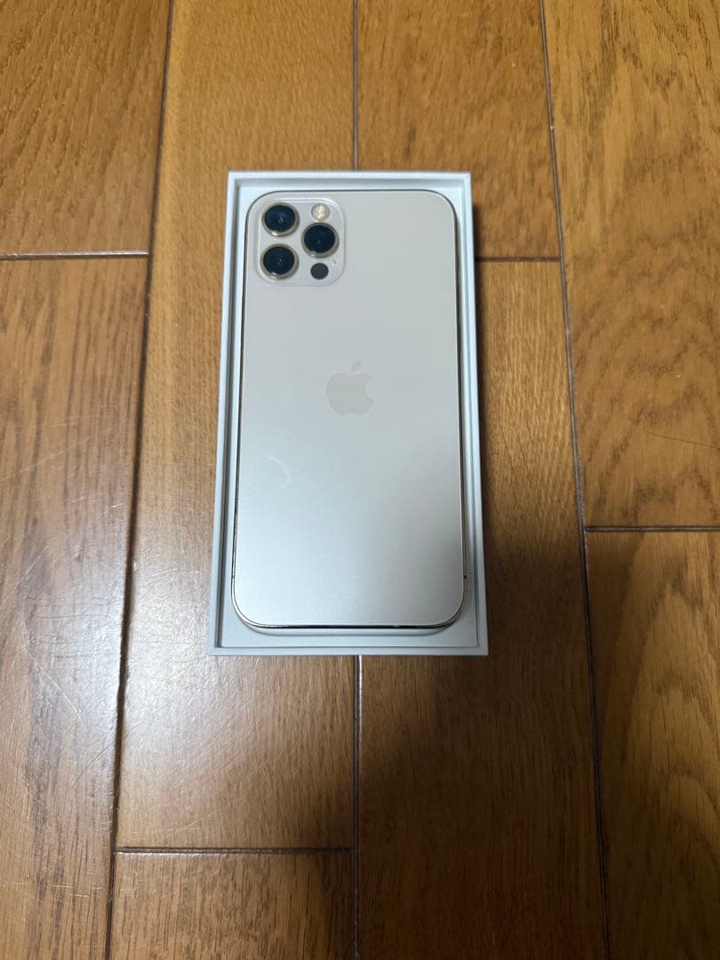Apple iPhone 12 Pro ゴールド