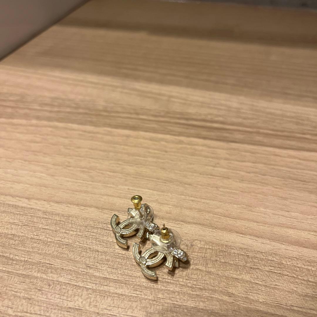 CHANEL ロゴピアス　リボン　ゴールド