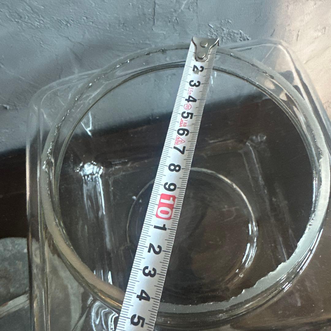 ヴィンテージ　ガラス製四角いジャー 金属蓋付き