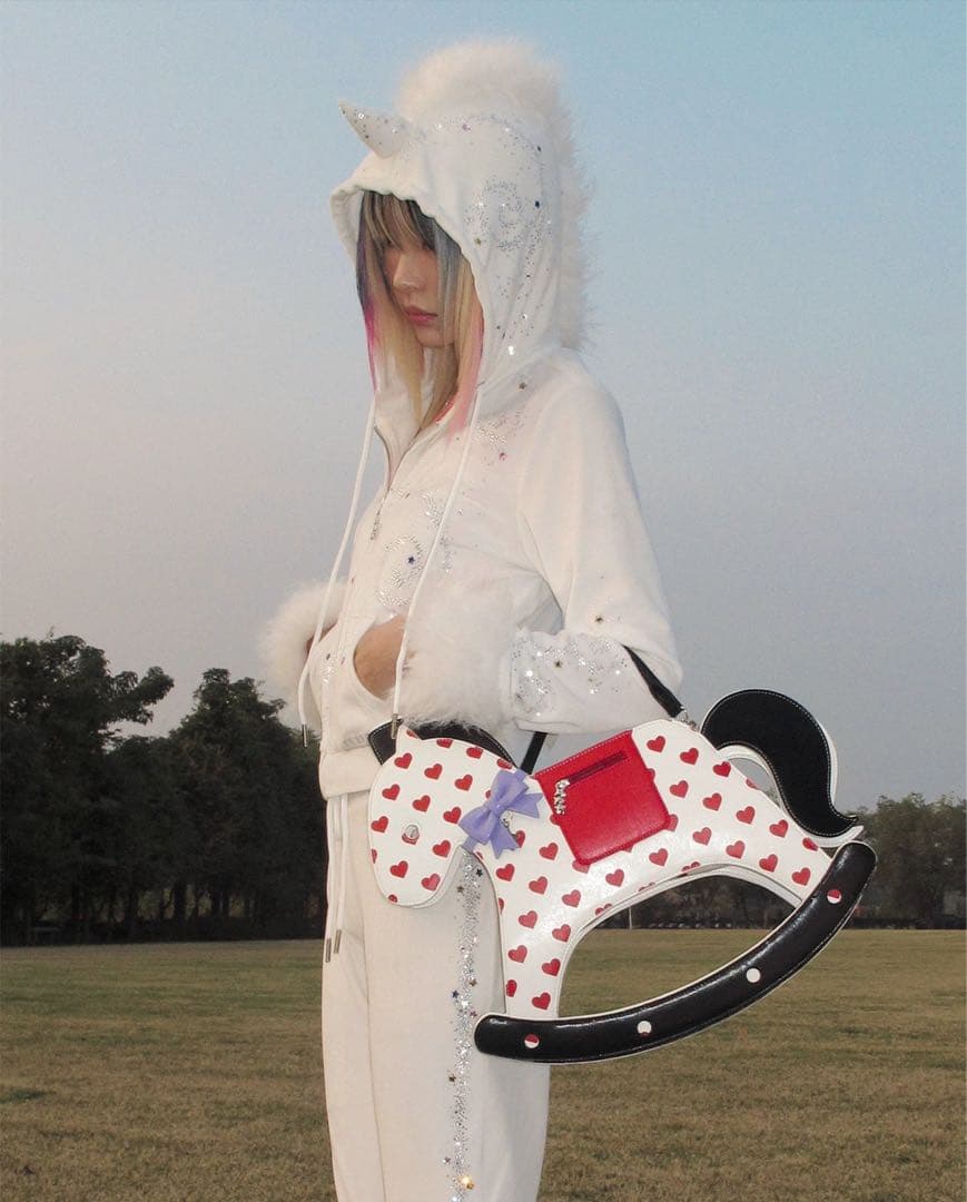 CFIERCE 2026ロッキングホース型ハンドバッグ（3色展開）