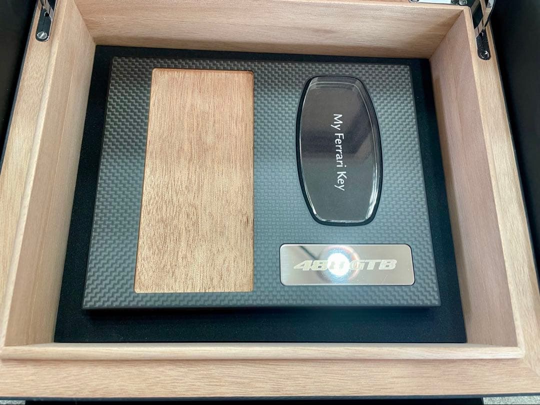 オーナー限定非売品　フェラーリキーボックス　488GTB