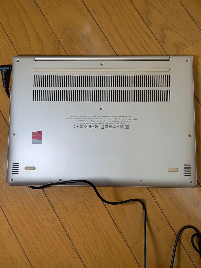 Lenovo ideapad 710s plus Corei3第6世代