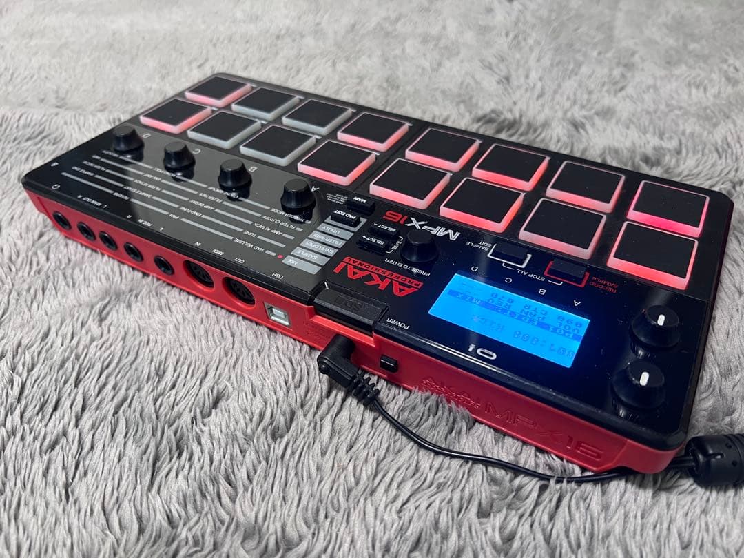 AKAI MPX16 サンプラー　16パッド×10バンク　さらにSDで増設可能