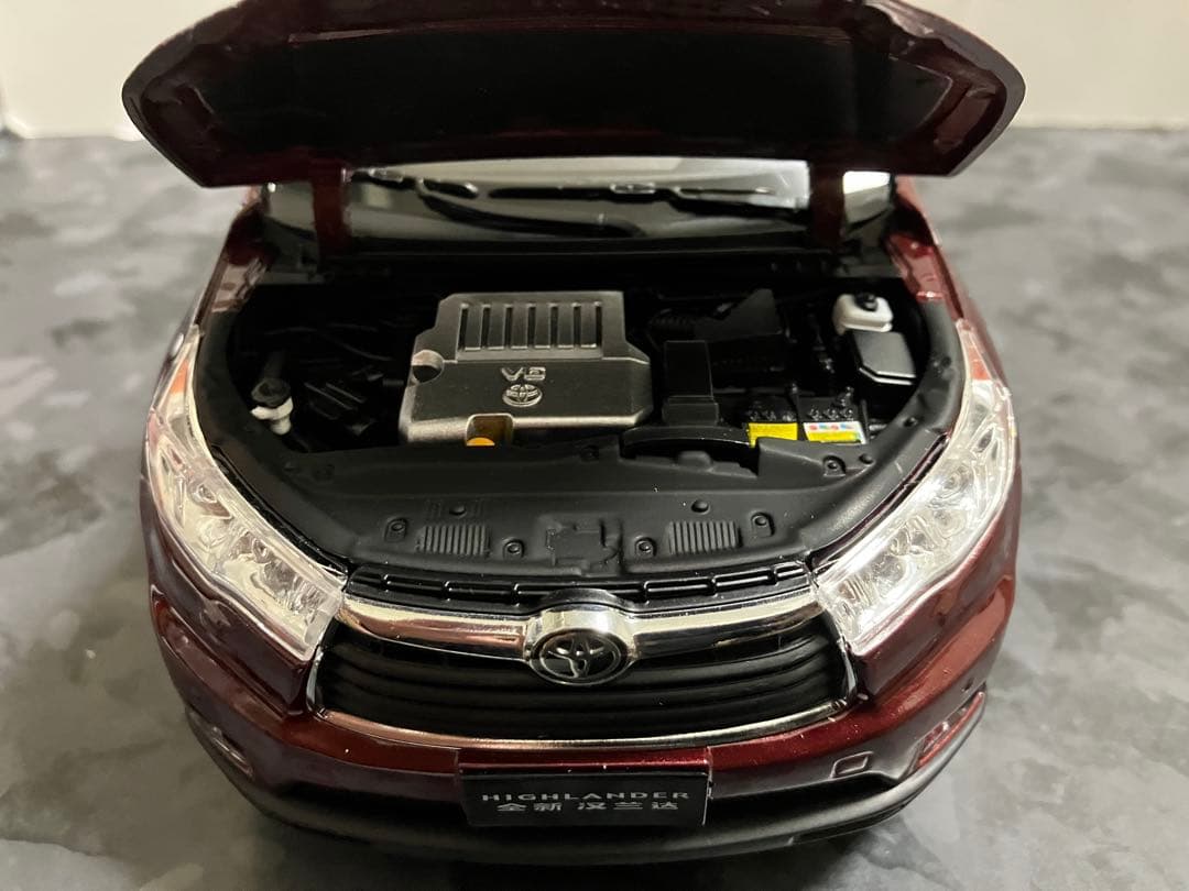 トヨタ　ハイランダー　1/18 ミニカー　カラーサンプル