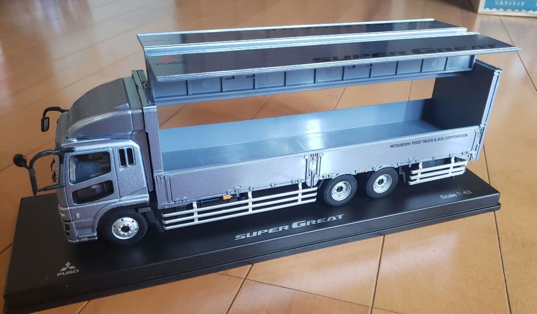 非売品　三菱ふそう 1/43 スーパーグレートミニカー