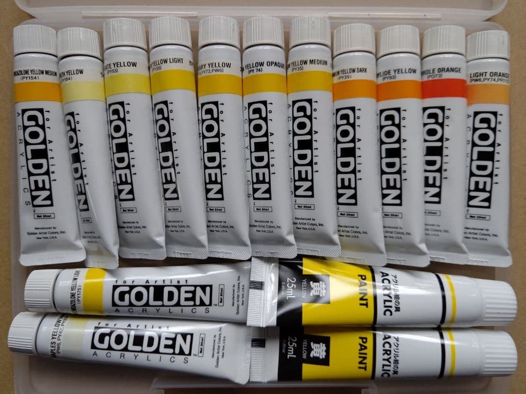 ゴールデン アクリル絵の具84本 、DAISOアクリル絵の具18本