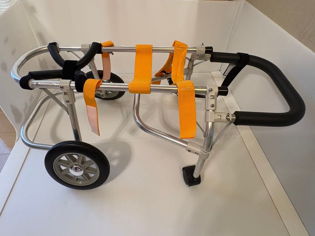 中型犬用車椅子４輪車　あご乗せ付き