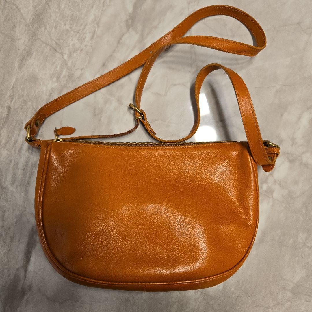 イルビゾンテ ショルダーバッグ 本革 キャメル ハーフムーン