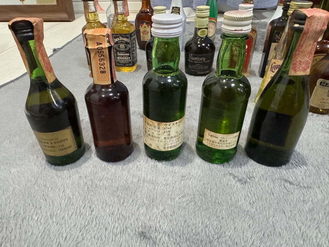 ウィスキー　ブランデー　他　ミニチュアボトル44本セット