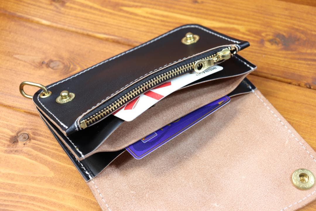 ミドルラッカーウォレット　栃木レザー 真鍮 3層収納たっぷり