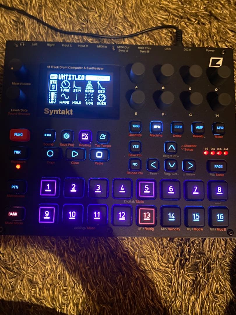 Elektron Syntakt 12トラックドラムコンピュータ　シンセサイザー