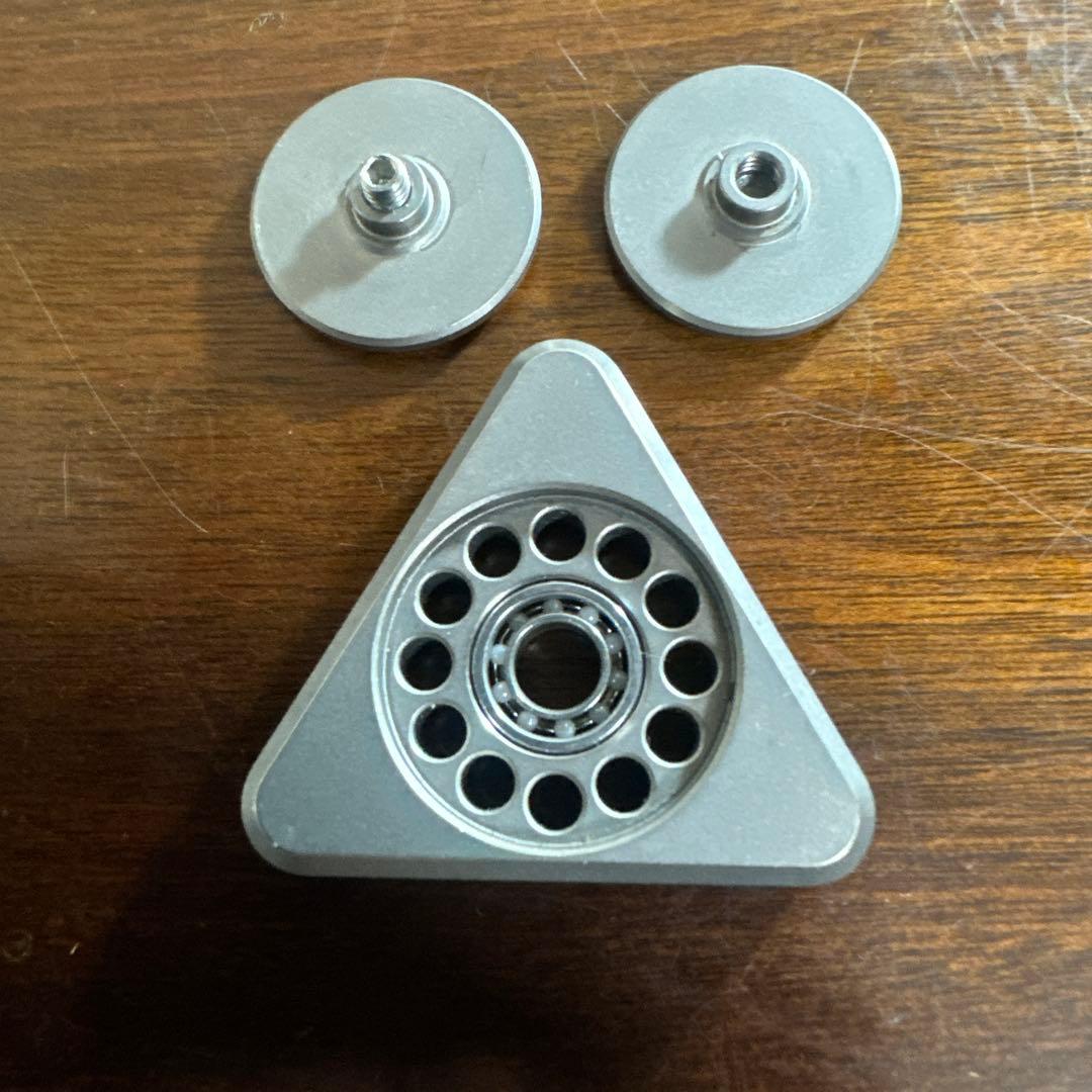 Two EDC/Triangle(Ti) ハンドスピナー