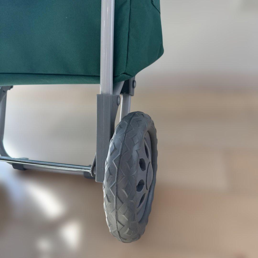 Whole Foods 緑のトート型キャリーカート