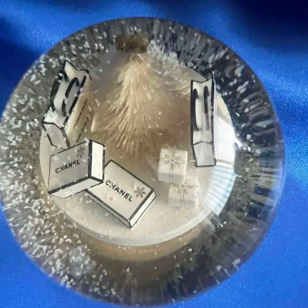 スノードーム　２点　シャネルとロクシタン　インテリアノベルティ