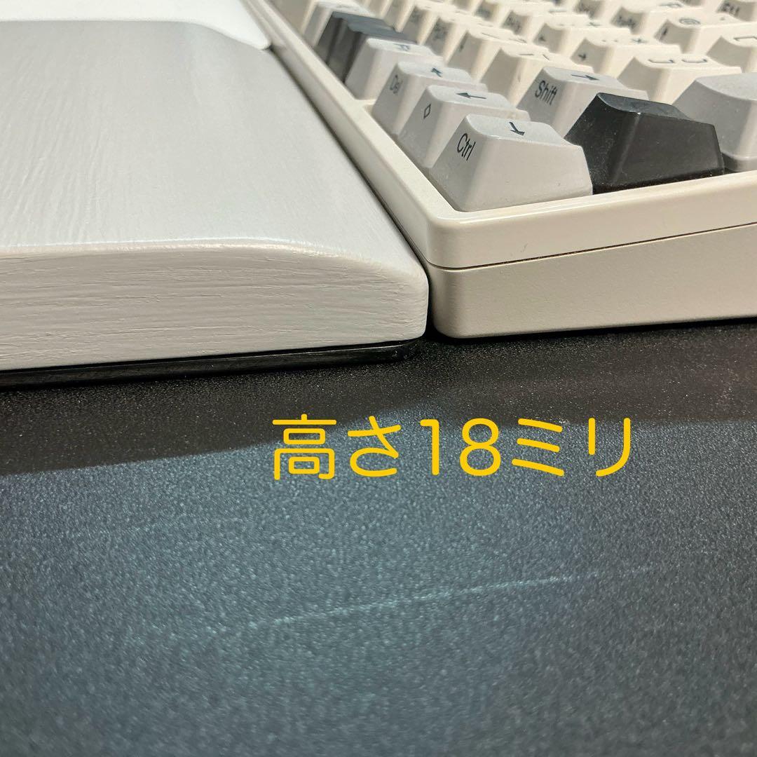 オーダー作品　リアルフォースR3TKL対応　ウイング付パームレスト ライトグレー