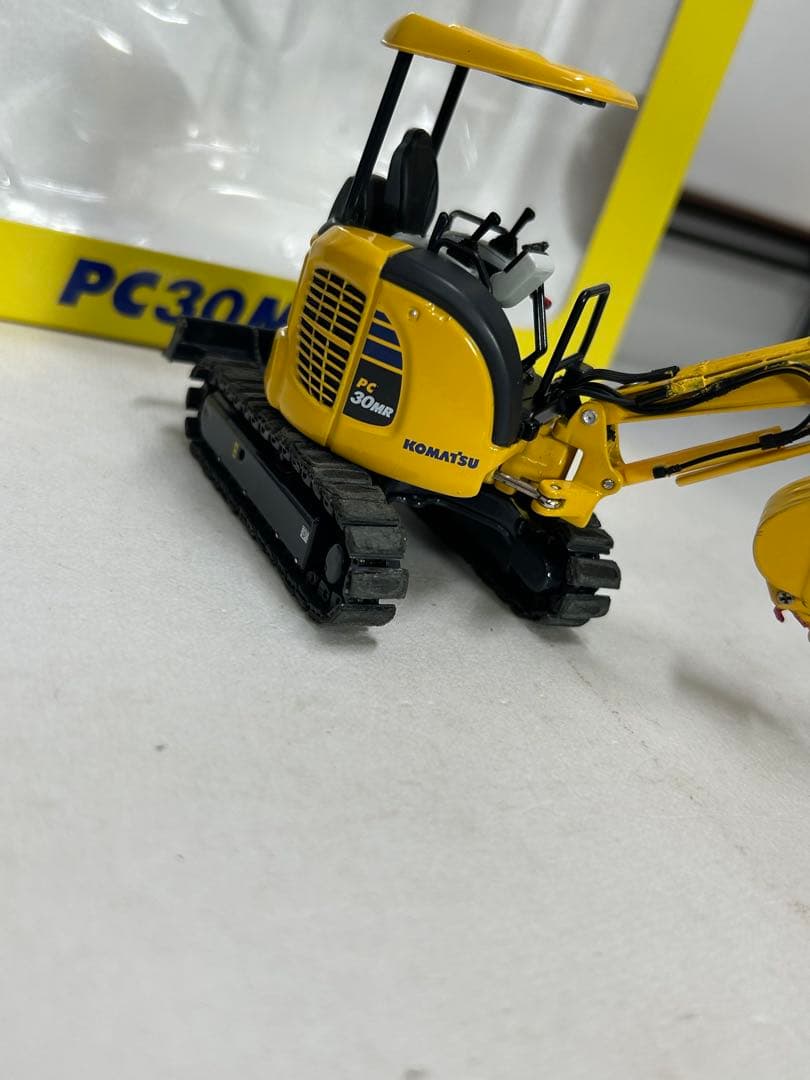 コマツpc30mr