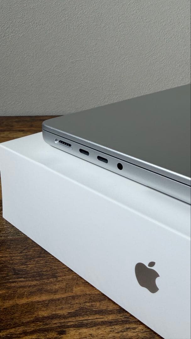 【良品】Apple MacBook Pro 14インチ M1 Pro