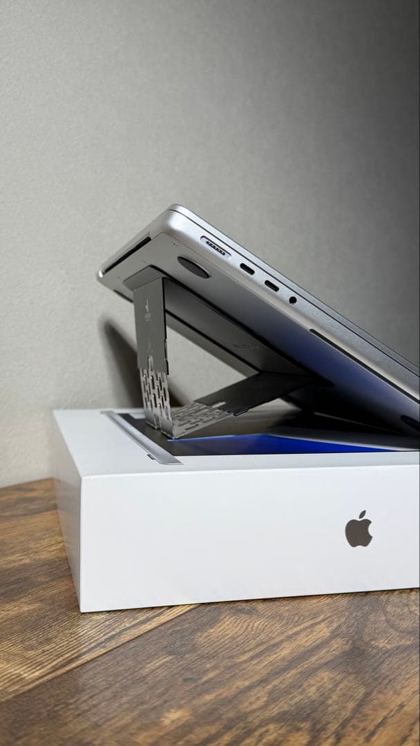 【良品】Apple MacBook Pro 14インチ M1 Pro