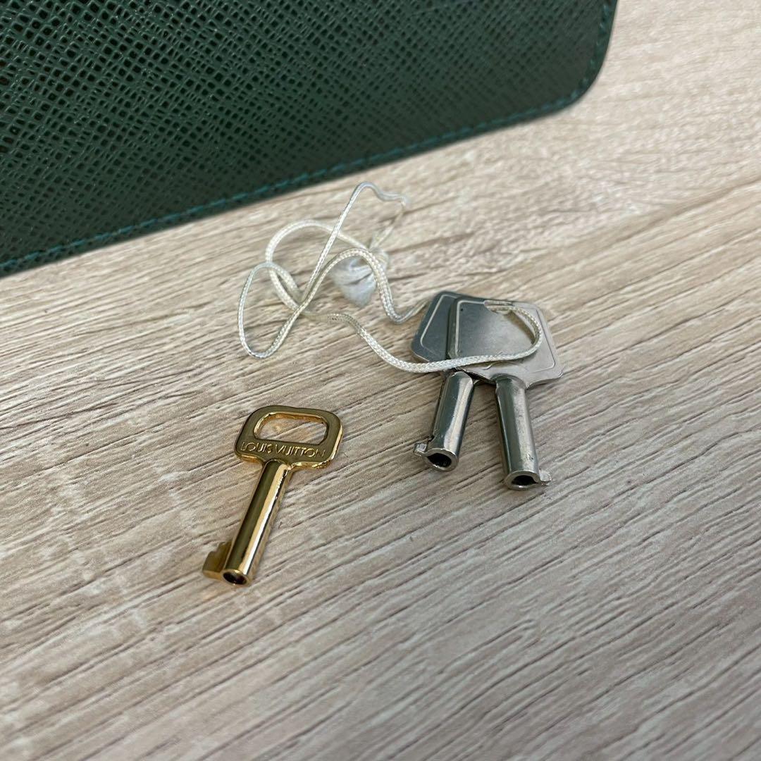 ルイヴィトン　ビジネスバッグ　タイガ　セルヴィエットモスコバ　エピセア