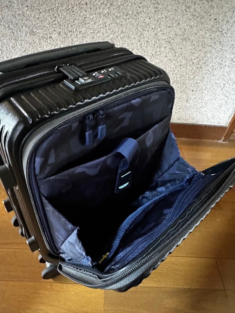 INV30 イノベータースーツケース