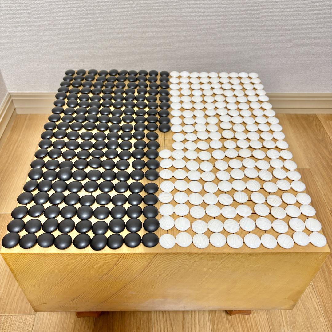 【定価27万円】新榧 6寸 柾目 足付 碁盤 碁石 34号 本蛤 那智黒 木箱付