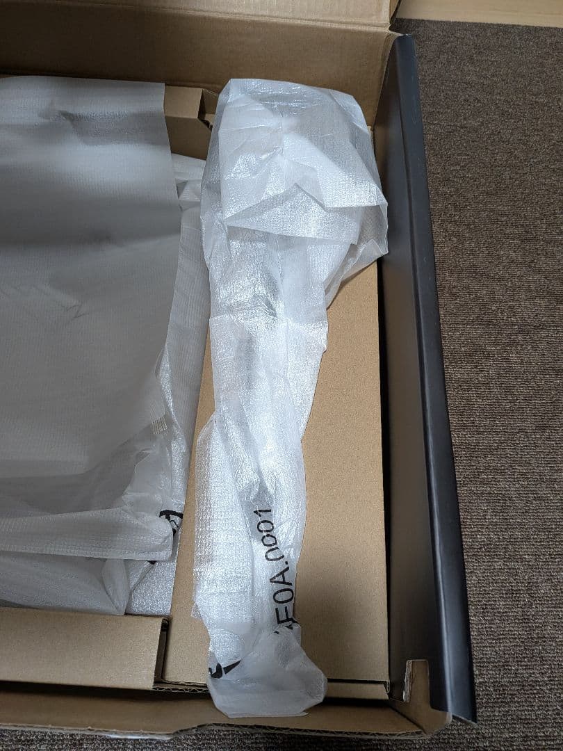 Dell U3223QE 31.5インチ 4K ハブモニター