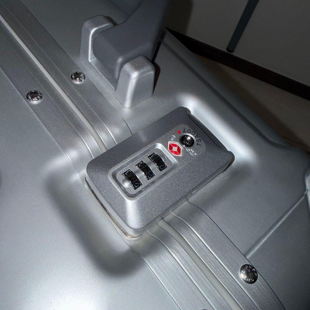 【KK】　ゼロハリバートン　スーツケース 31Ｌ