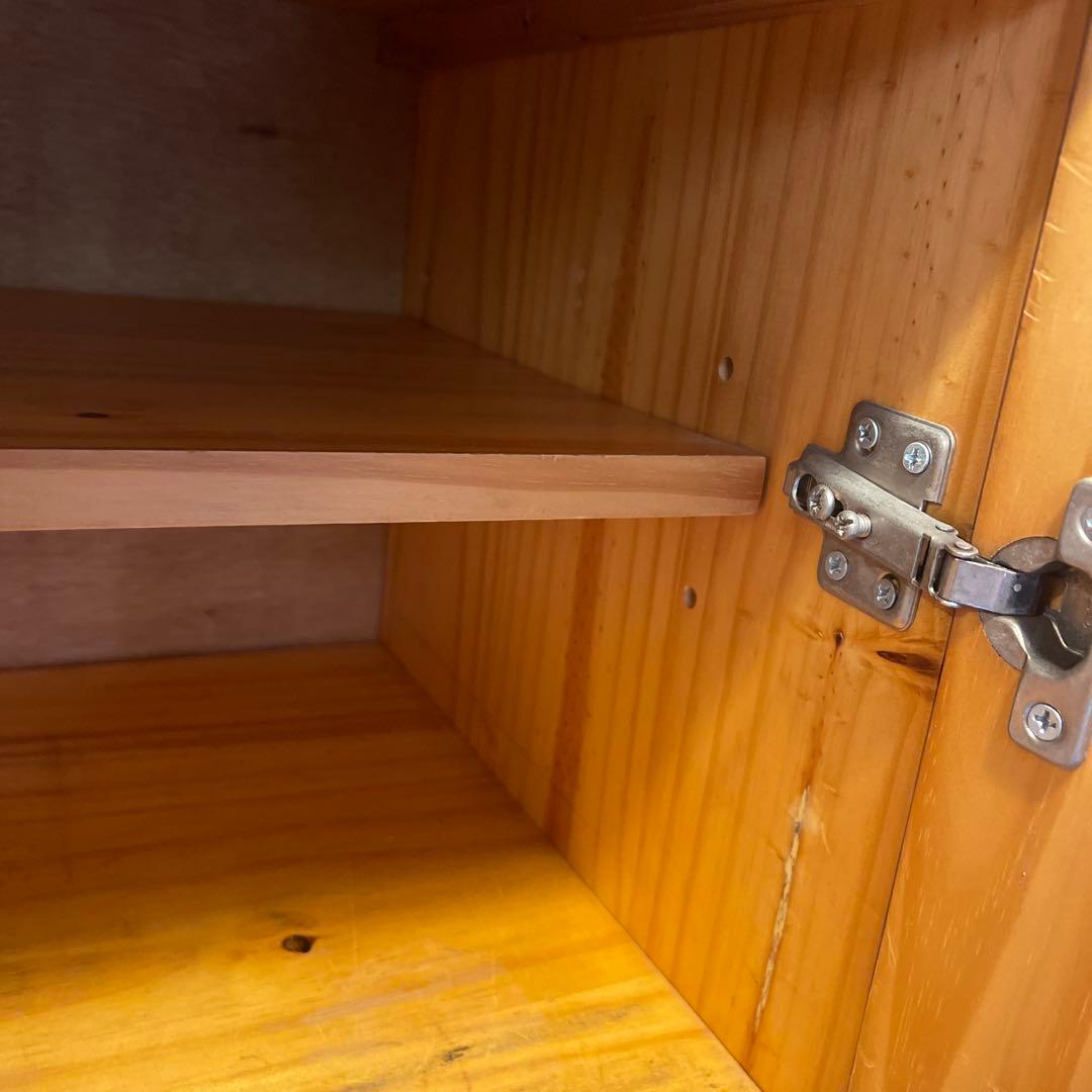 最終値下げ！木製靴箱 2扉 格子デザイン キャビネット