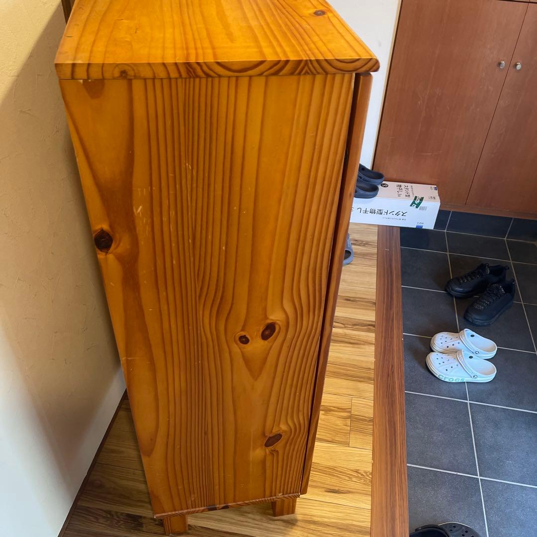 最終値下げ！木製靴箱 2扉 格子デザイン キャビネット