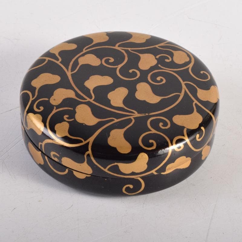 茶道具　黒漆塗　金彩蒔絵　草文　香合　時代箱付　V　8276