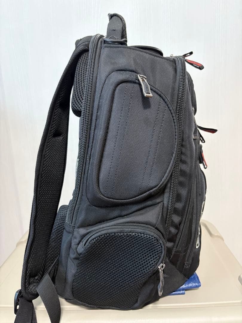 Ogio ツーリングバックパック Gambit17 backpack 色調：黒