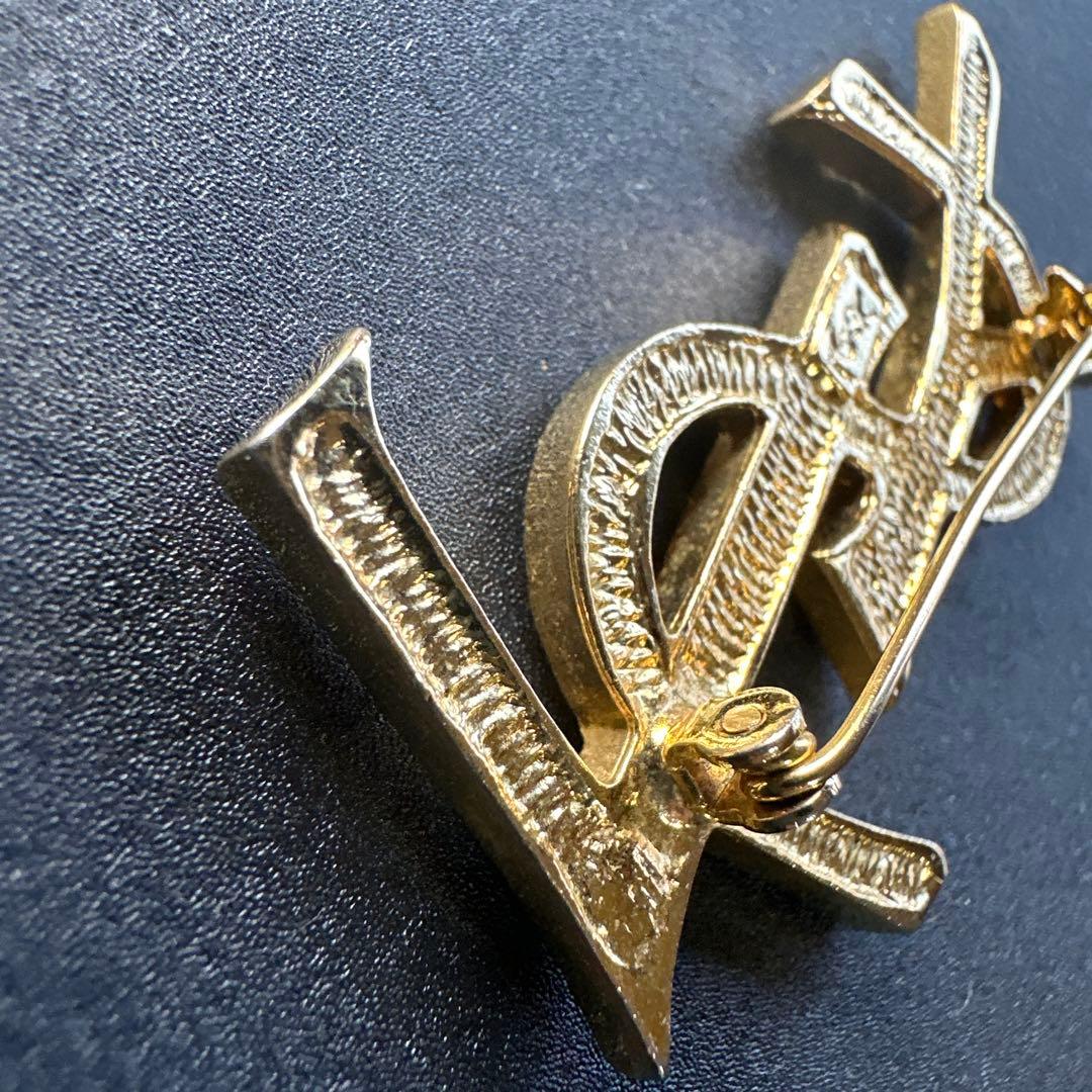 【vintage】YSL ロゴブローチ ゴールドカラー　イヴサンローラン