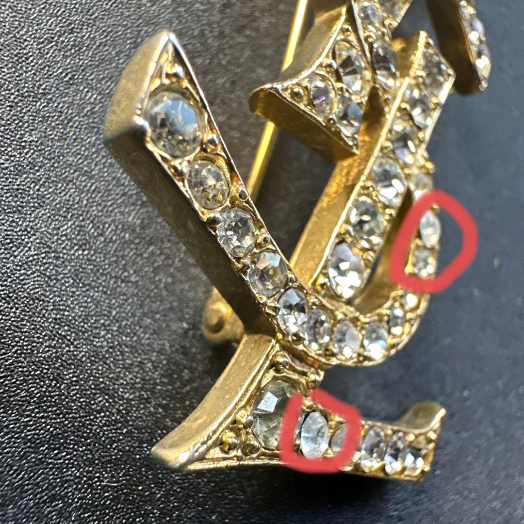 【vintage】YSL ロゴブローチ ゴールドカラー　イヴサンローラン