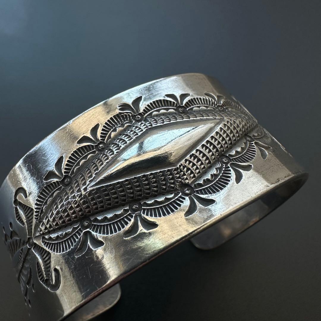 Navajo Edison Sandy Smith スタンプワーク バングル