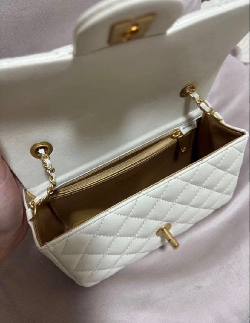 CHANEL ショルダーバッグ ホワイト ノベルティ