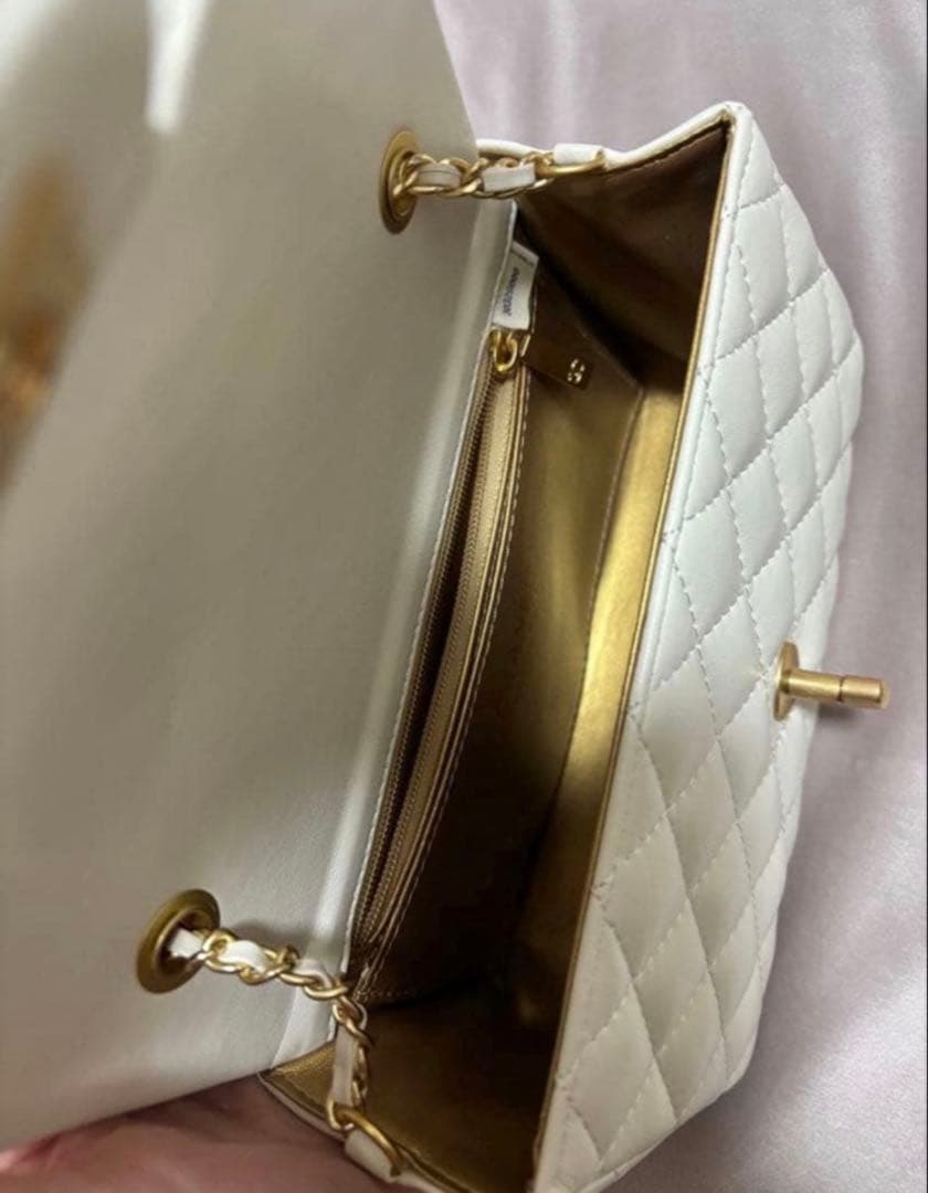 CHANEL ショルダーバッグ ホワイト ノベルティ