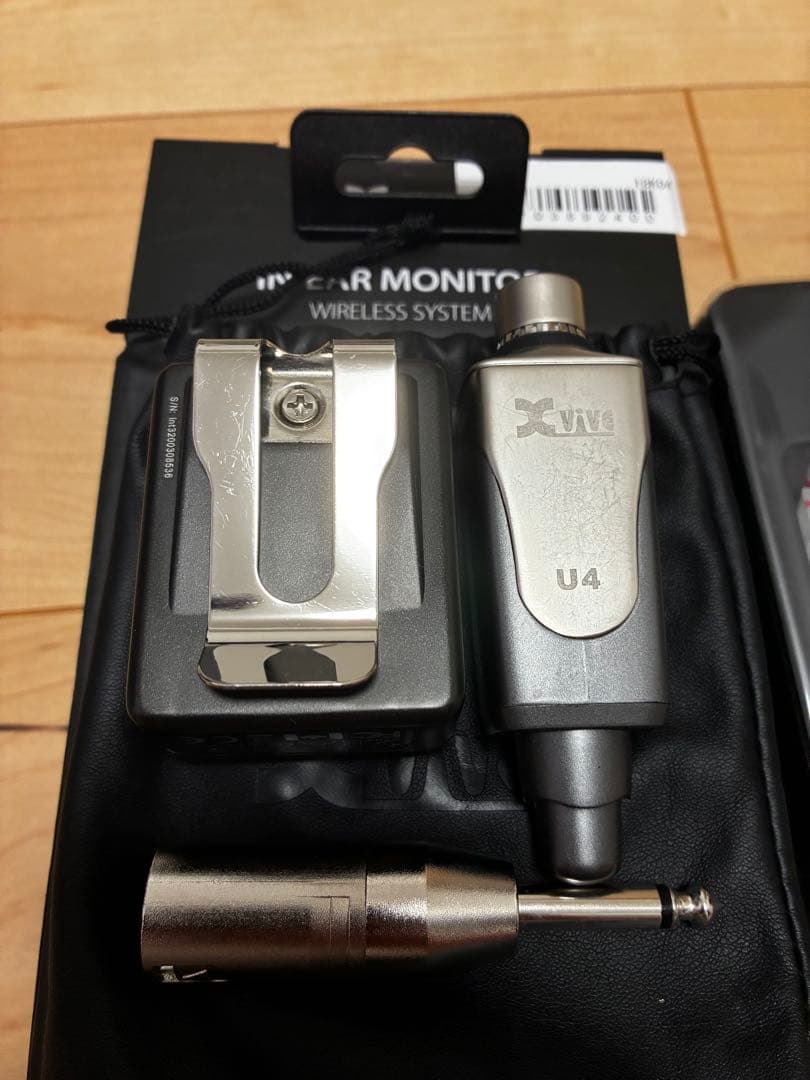 Xvive ( エックスバイブ ) XV-U4 イヤーモニター