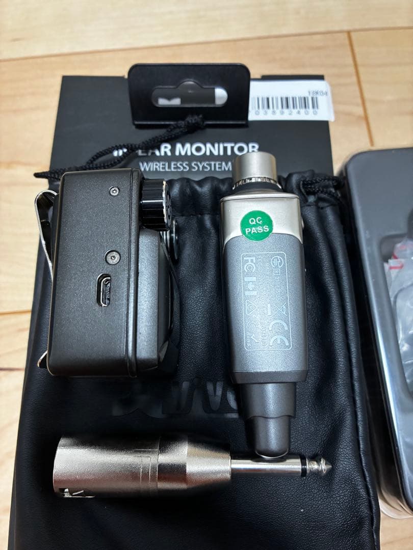 Xvive ( エックスバイブ ) XV-U4 イヤーモニター