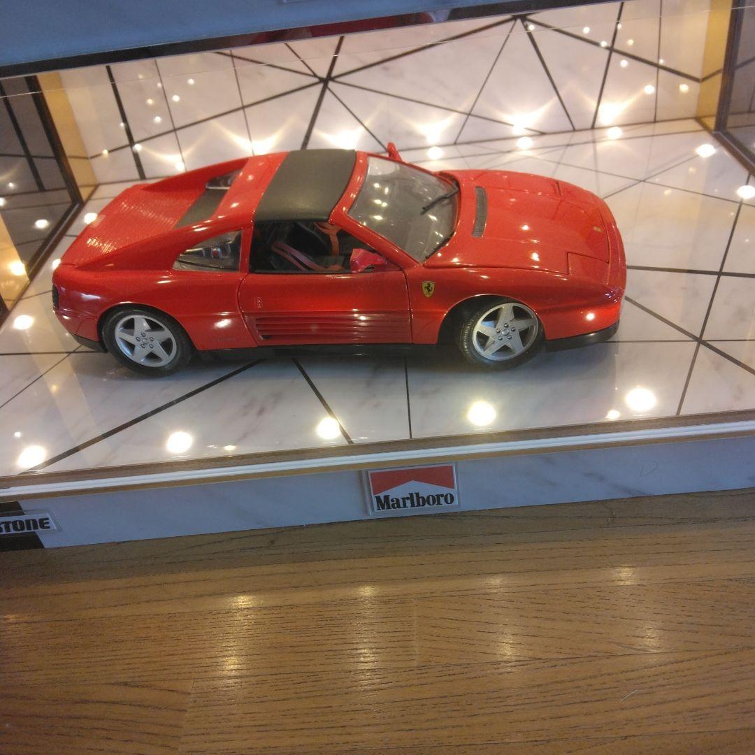 フェラーリ＆ランボルギーニショーケース＆ミニカーセットです。