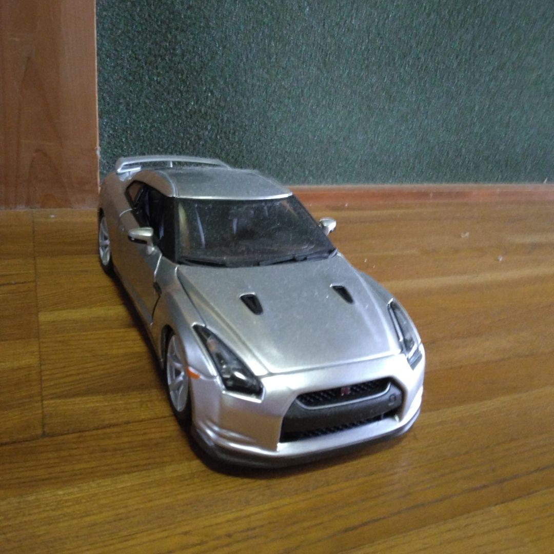 フェラーリ＆ランボルギーニショーケース＆ミニカーセットです。