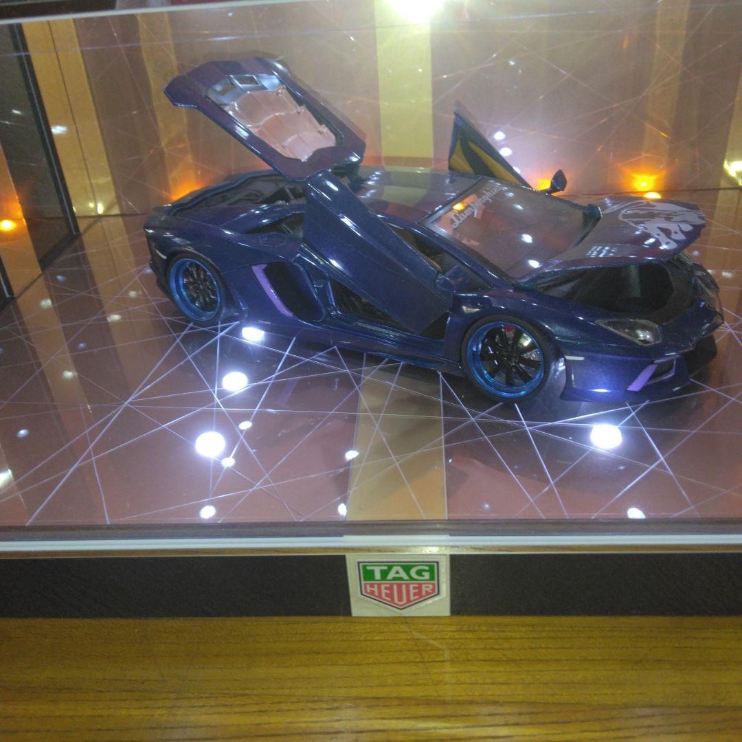 フェラーリ＆ランボルギーニショーケース＆ミニカーセットです。