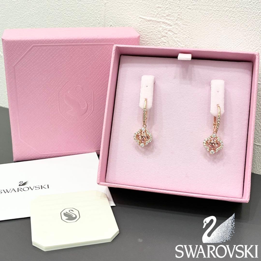 n*a様 新品 スワロフスキー ドロップデザイン ピアス　25年12月購入