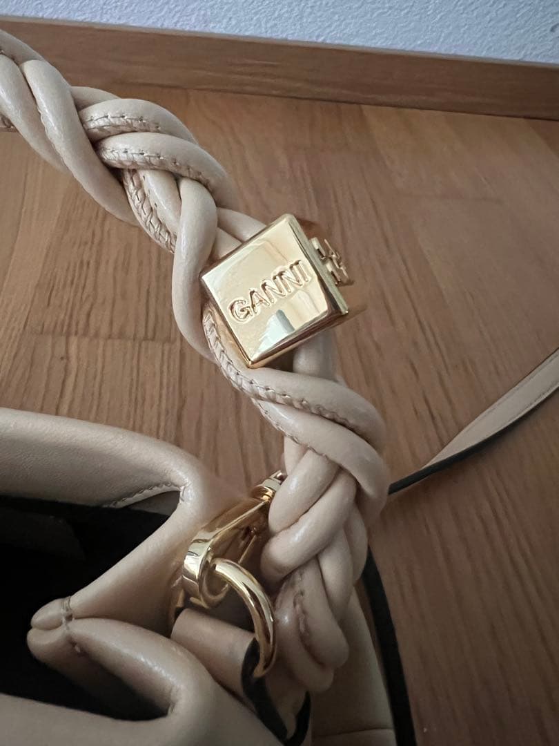 GANNI ボウバッグ ミニ バタークリーム