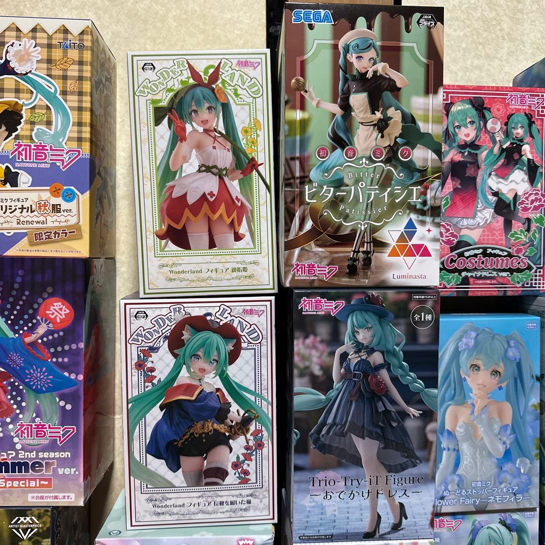 【金魚出品】初音ミク フィギュア 26個 AMP+ 長靴を履いた猫 親指姫