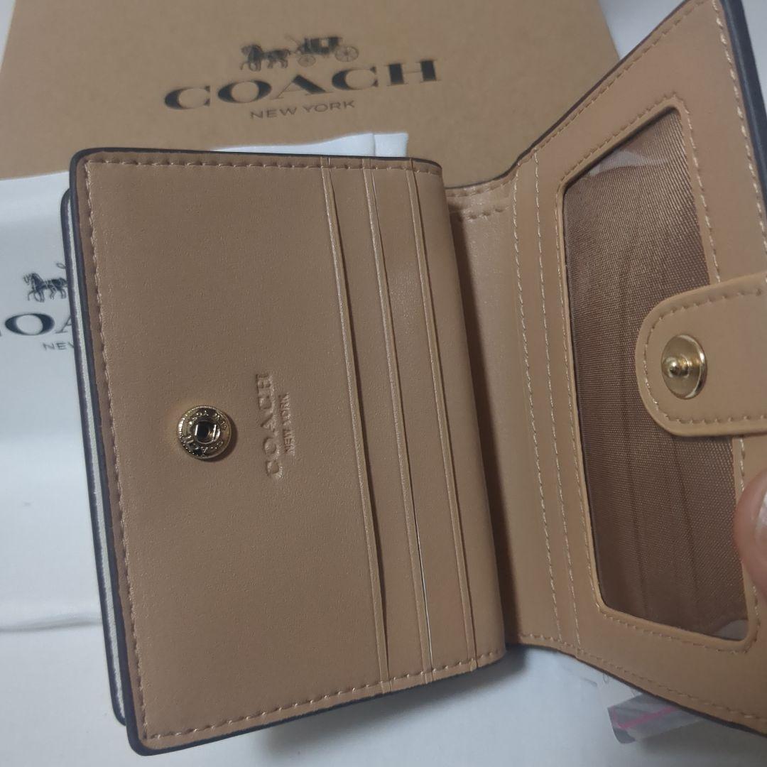 新品✨️ COACH 折り財布　二つ折り　花柄　コンパクト 箱付き 最終お値下‼