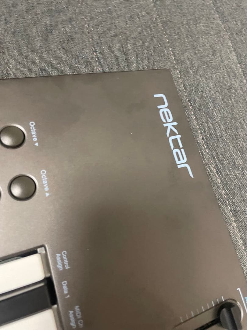 nektar IMPACT LX61+ カバー コード付き