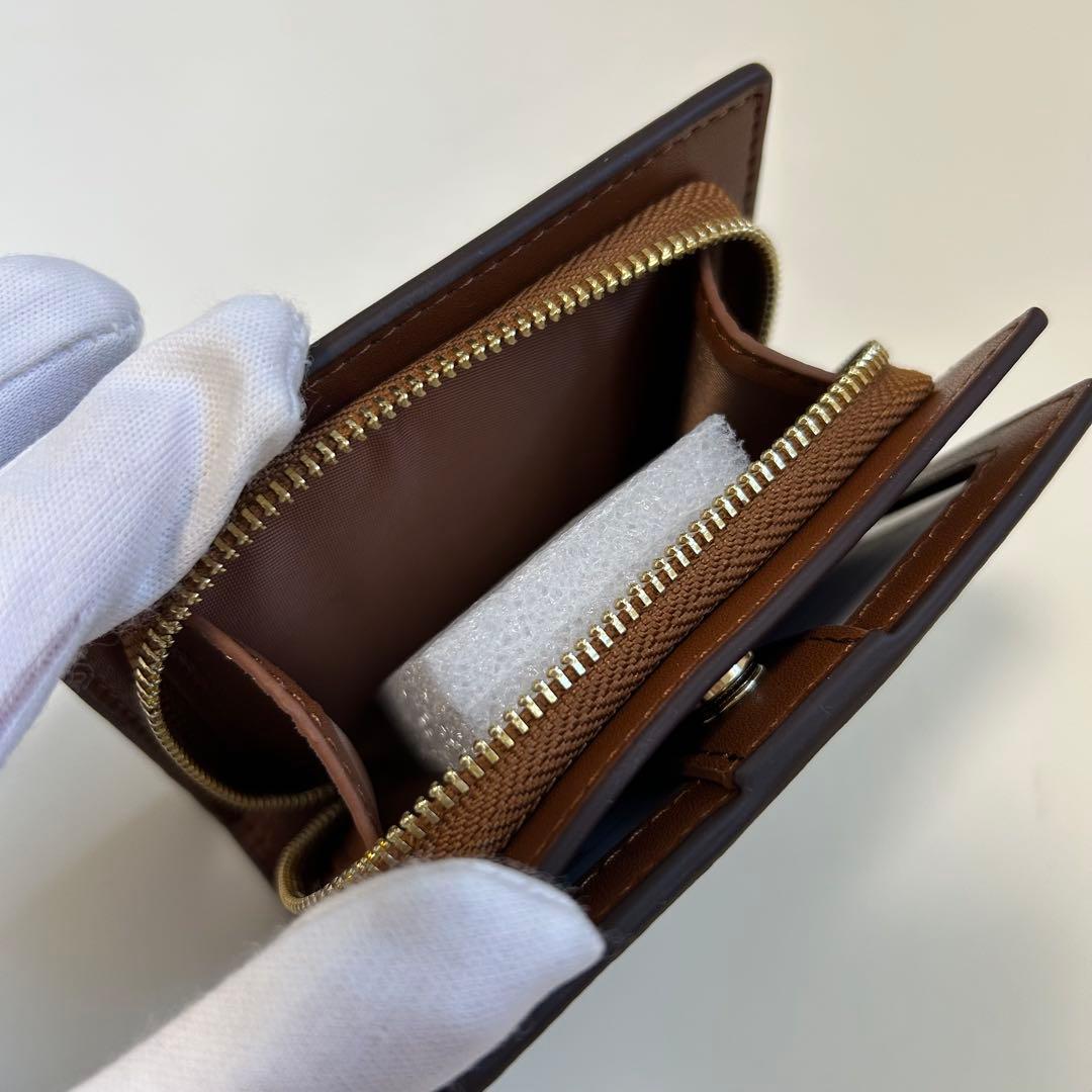 新品 COACH 財布 二つ折り財布 カーキ×レッドウッド シグネチャー コーチ