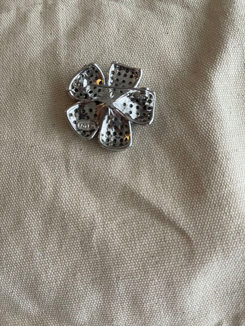 フォクシークリスタルプローチ